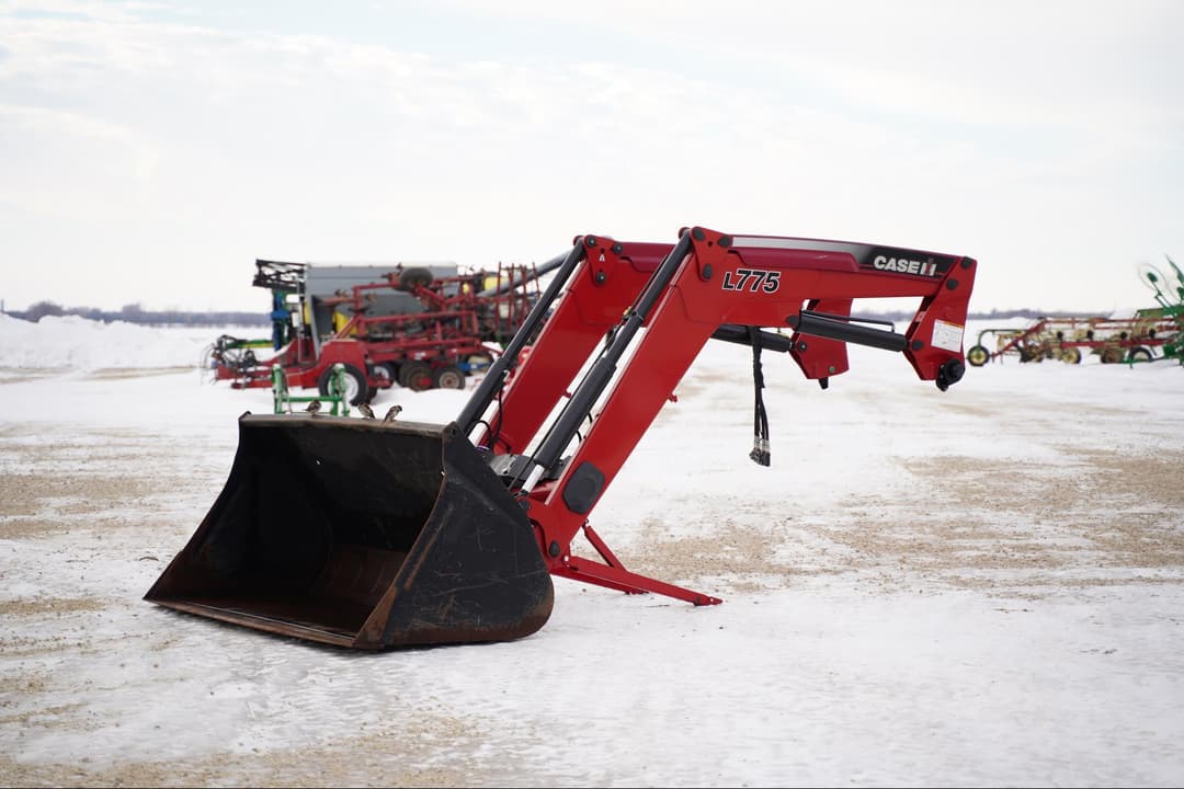 Image of Case IH L775 Primary image