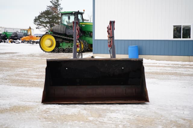 Image of Case IH L775 equipment image 1