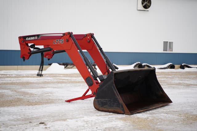 Image of Case IH L775 equipment image 2