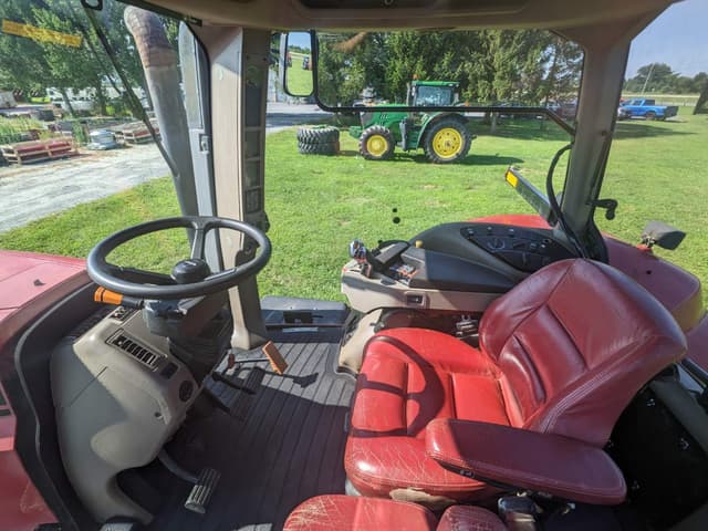 Image of Case IH Magnum 235 equipment image 1