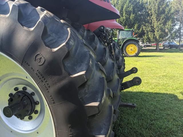 Image of Case IH Magnum 235 equipment image 4