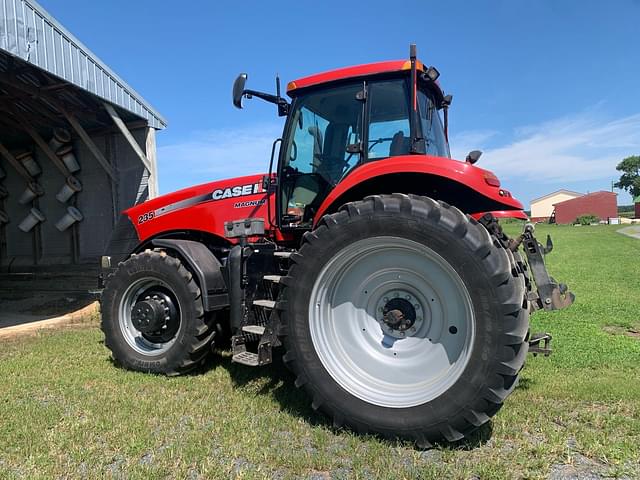 Image of Case IH Magnum 235 equipment image 1