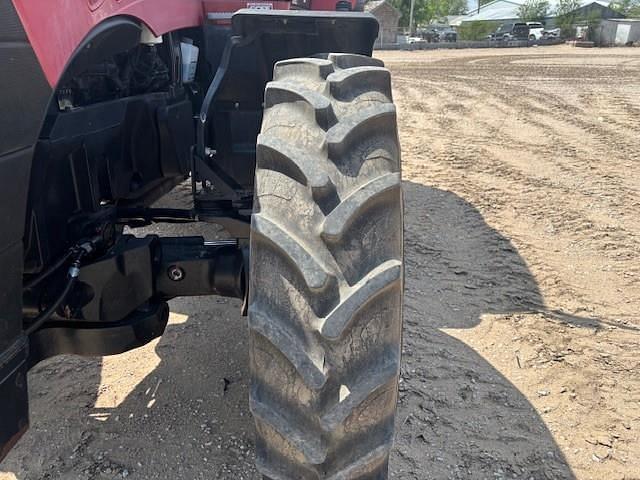 Image of Case IH Magnum 180 equipment image 2