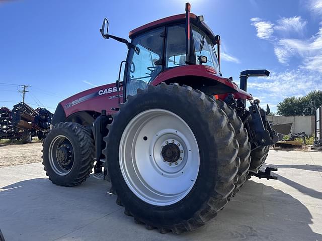 Image of Case IH Magnum 235 equipment image 4