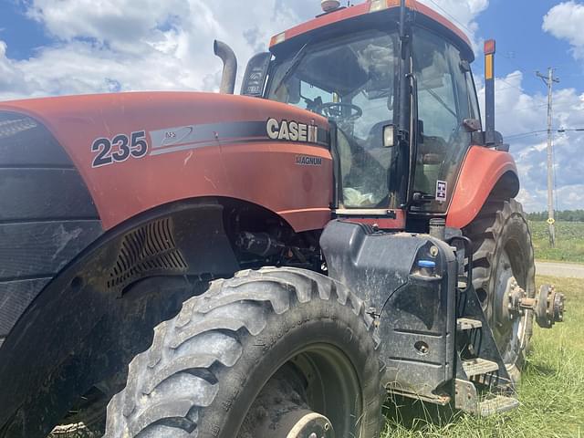 Image of Case IH Magnum 235 equipment image 2