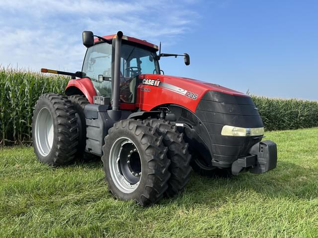 Image of Case IH Magnum 235 equipment image 3