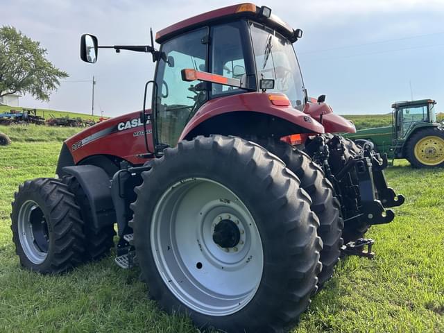 Image of Case IH Magnum 235 equipment image 2