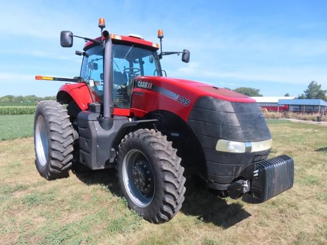 Image of Case IH Magnum 235 equipment image 2