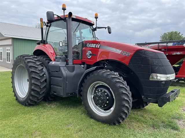 Image of Case IH Magnum 235 equipment image 1