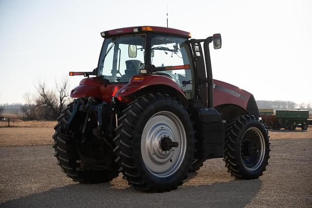 Image of Case IH Magnum 235 equipment image 4