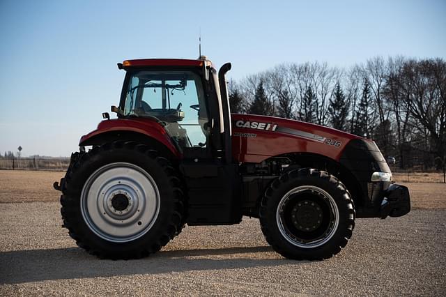 Image of Case IH Magnum 235 equipment image 3