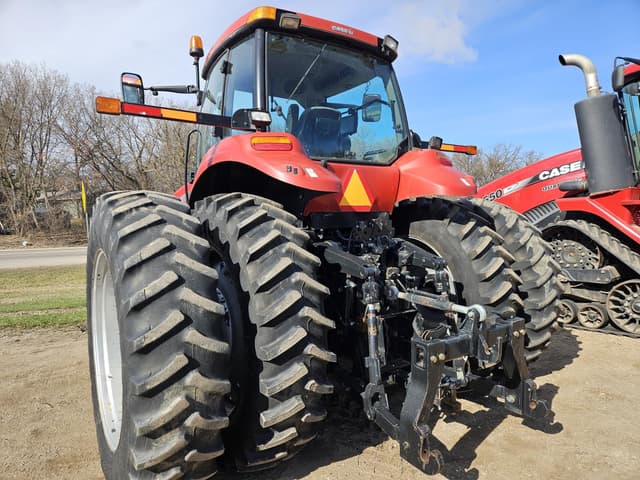Image of Case IH Magnum 260 equipment image 4