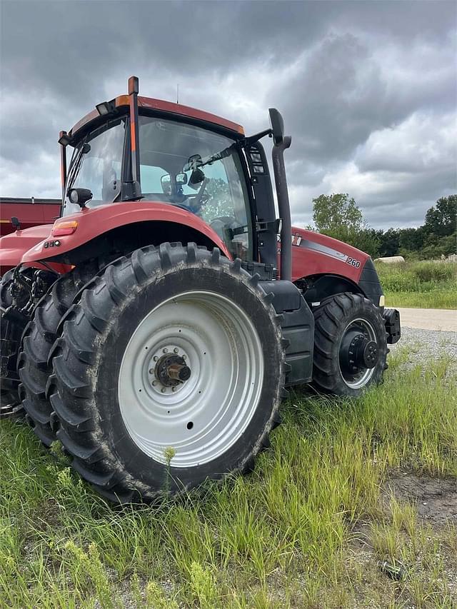 Image of Case IH Magnum 260 equipment image 1