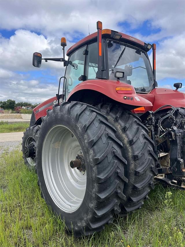 Image of Case IH Magnum 260 equipment image 3