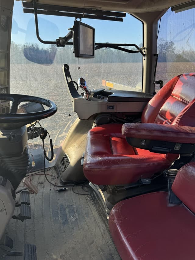 Image of Case IH Magnum 260 equipment image 4