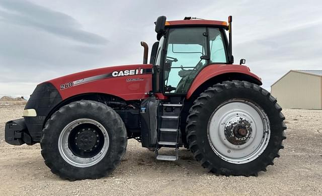 Image of Case IH Magnum 260 equipment image 1