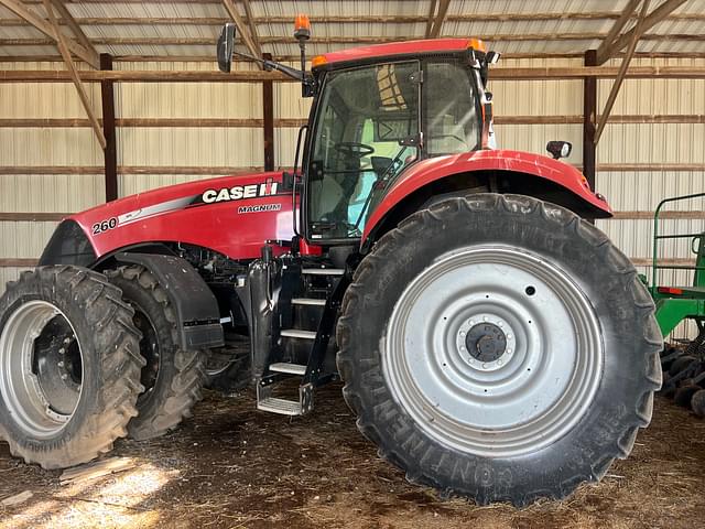 Image of Case IH Magnum 260 equipment image 2