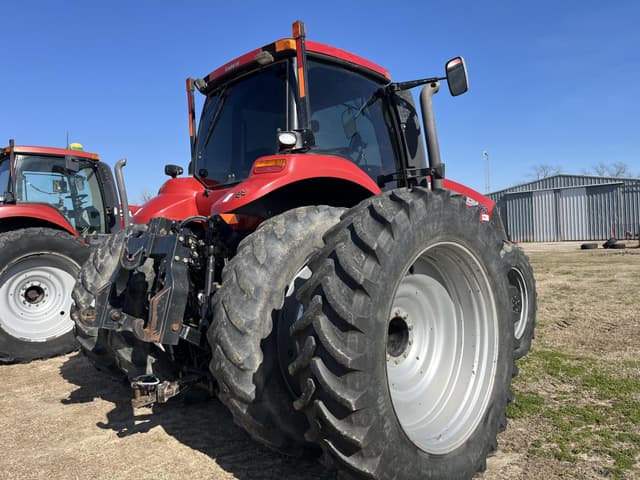 Image of Case IH Magnum 260 equipment image 2