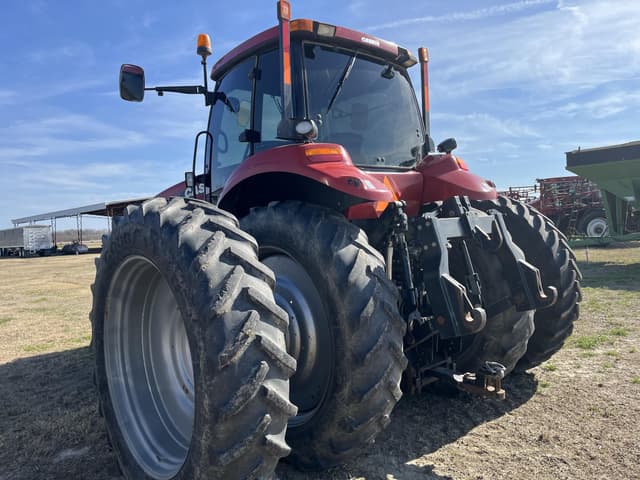 Image of Case IH Magnum 260 equipment image 3