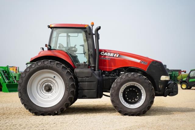 Image of Case IH Magnum 290 equipment image 3