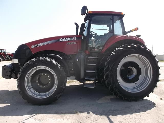 Image of Case IH Magnum 340 equipment image 4