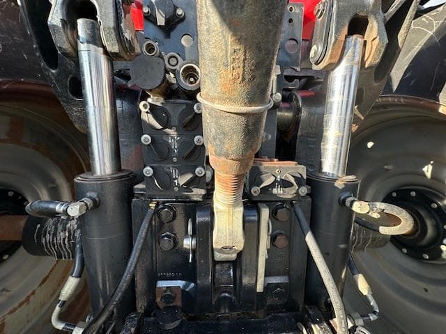 Image of Case IH Magnum 340 equipment image 4