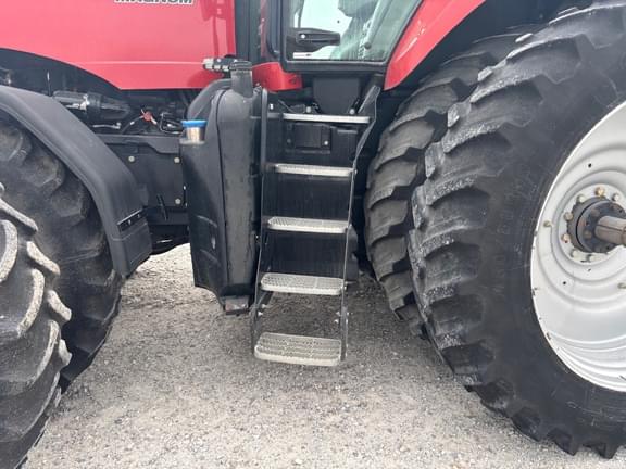 Image of Case IH Magnum 340 equipment image 2