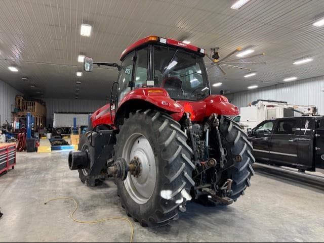 Image of Case IH Magnum 340 equipment image 4