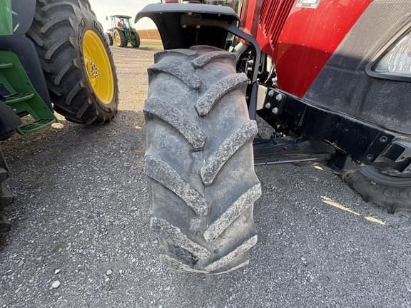 Image of Case IH Maxxum 125 equipment image 3