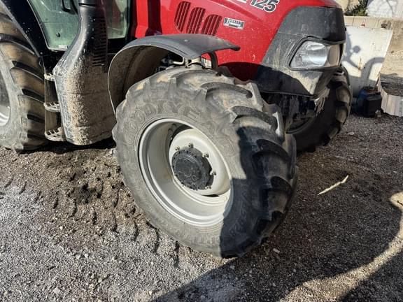 Image of Case IH Maxxum 125 equipment image 3