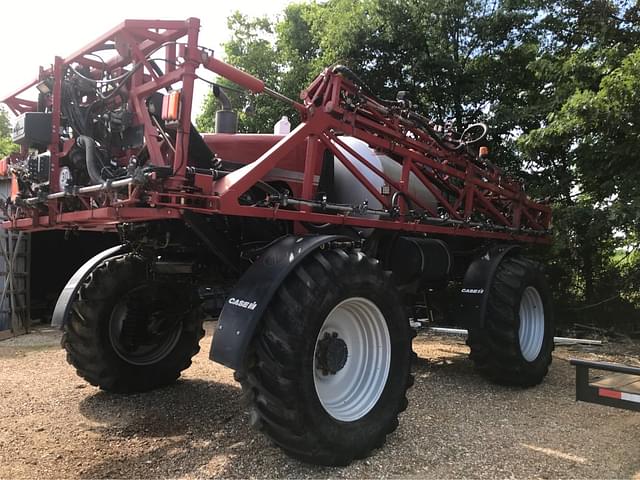Image of Case IH 3330 Patriot equipment image 2