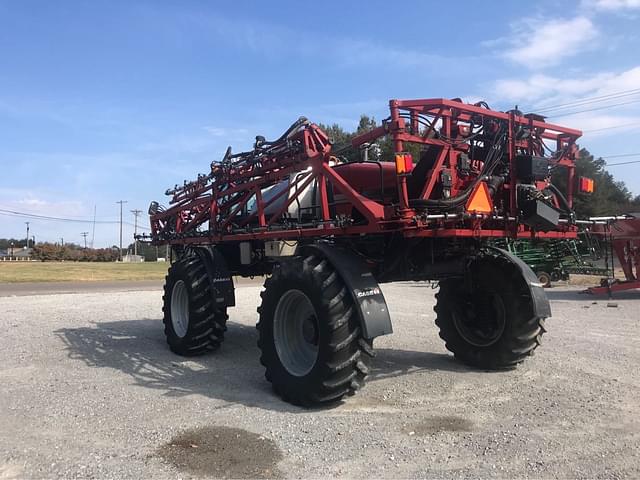 Image of Case IH 3330 Patriot equipment image 4