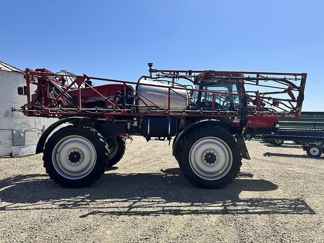 Image of Case IH 3330 Patriot equipment image 4