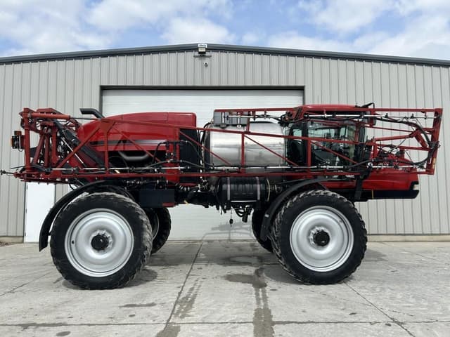 Image of Case IH Patriot 4430 equipment image 3