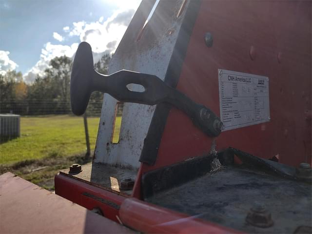 Image of Case IH RB455A equipment image 4