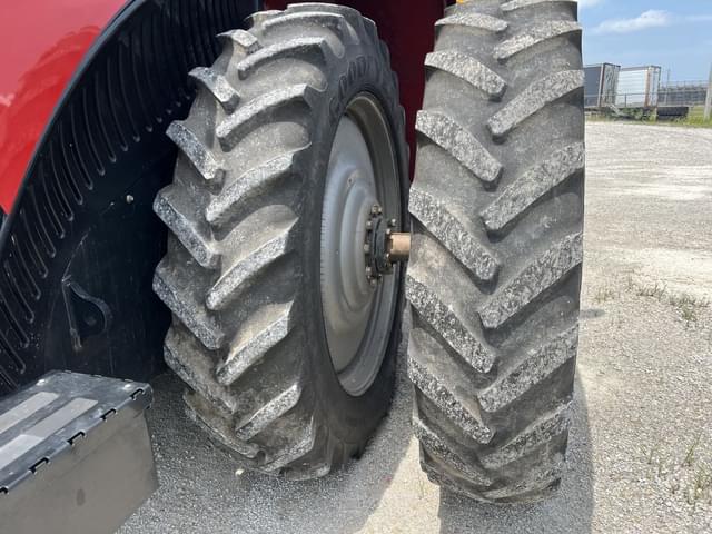 Image of Case IH Steiger 350 equipment image 2