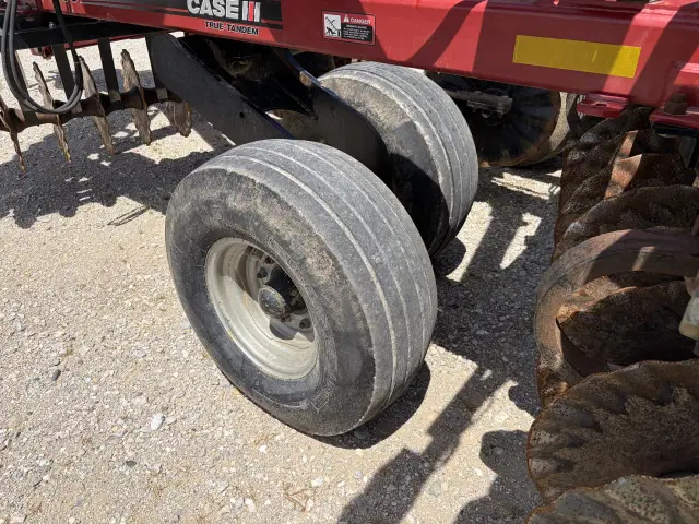 Image of Case IH 330 equipment image 1