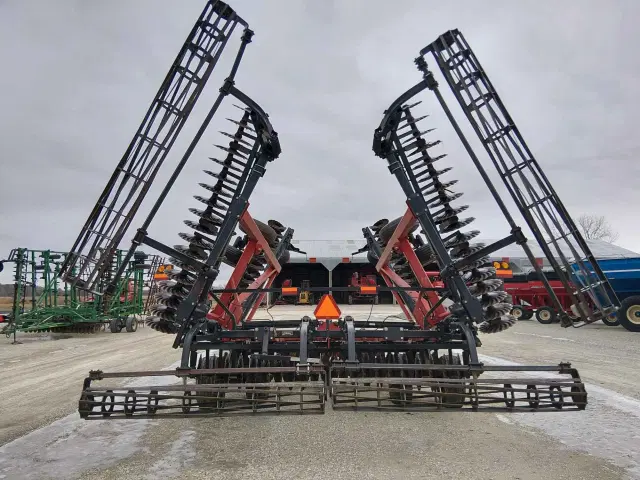 Image of Case IH 330 Turbo Till equipment image 3
