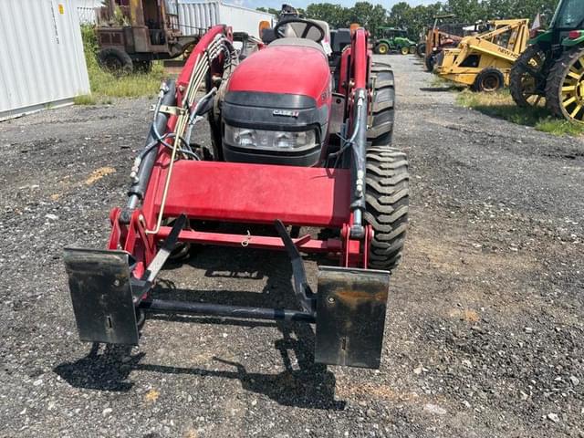 Image of Case IH Farmall 50B equipment image 2
