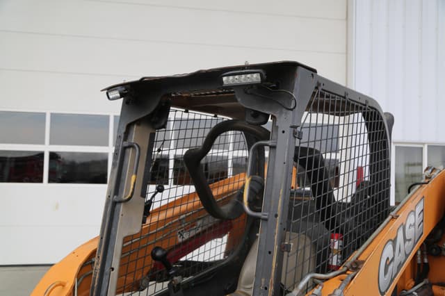 Image of Case SR200 equipment image 2