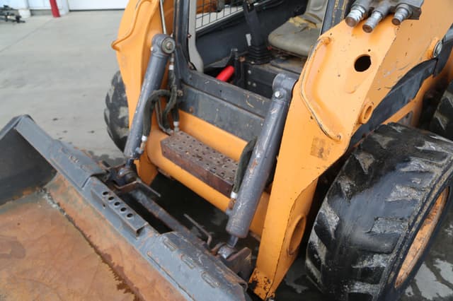 Image of Case SR200 equipment image 3