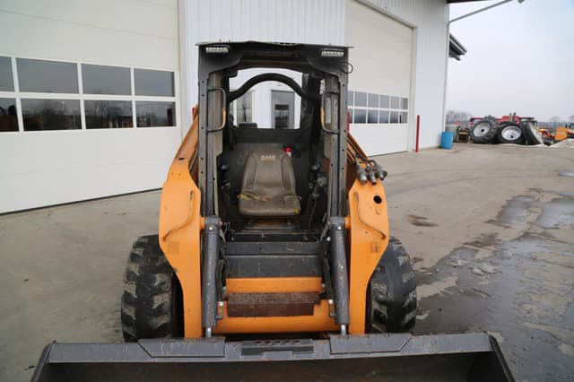Image of Case SR200 equipment image 4