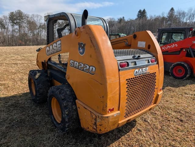 Image of Case SR220 equipment image 2