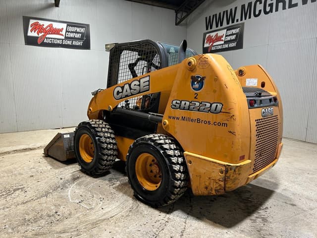 Image of Case SR220 equipment image 1