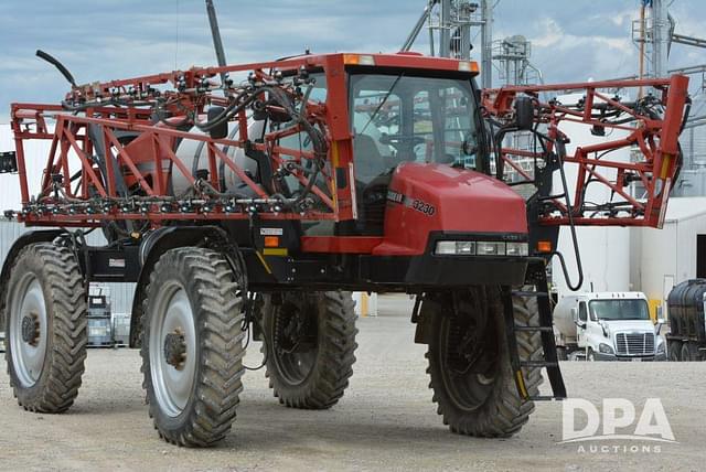 Image of Case IH 3230 Patriot equipment image 4