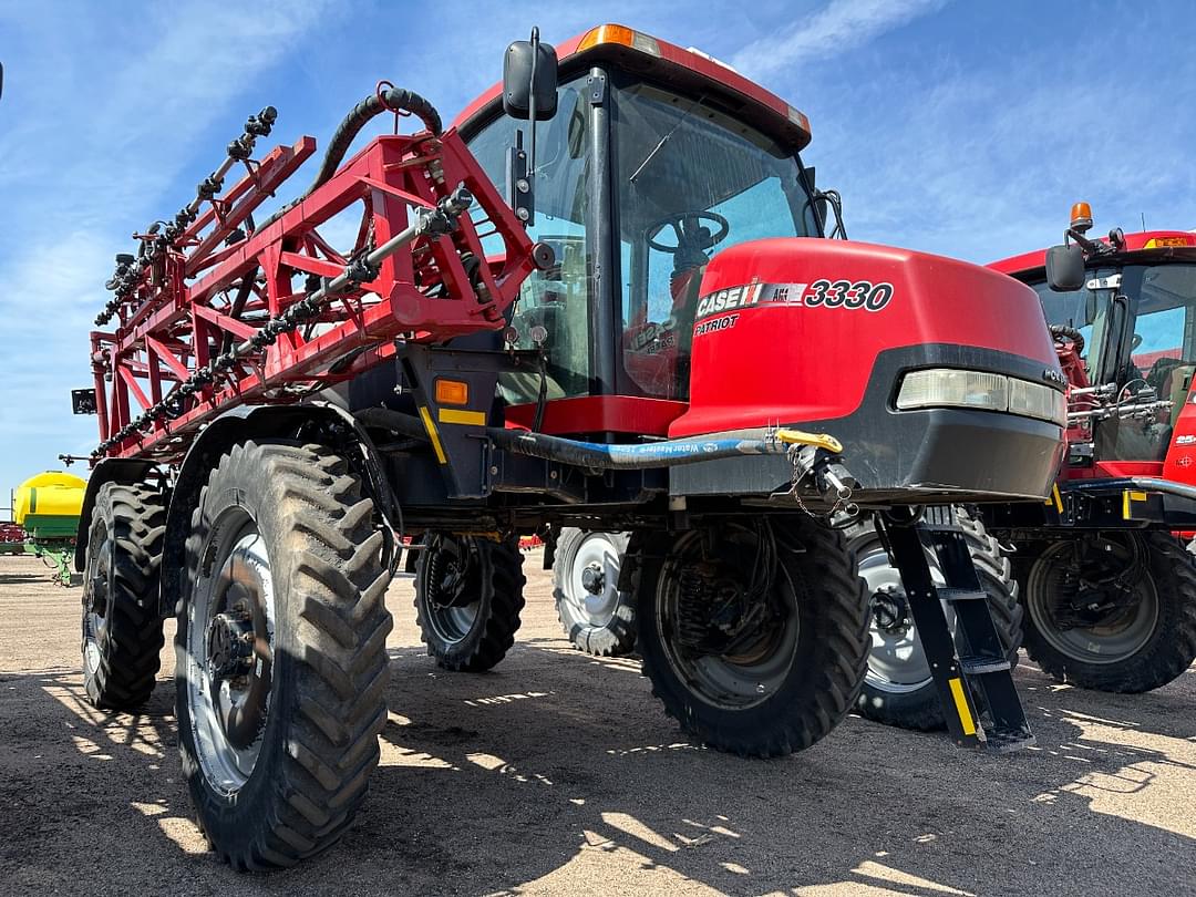 Image of Case IH 3330 Patriot Image 1