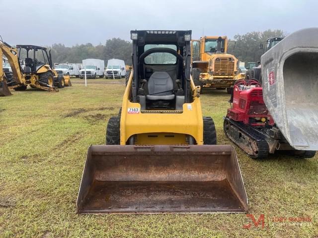 Image of Caterpillar 226B3 equipment image 4