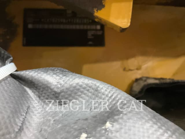 Image of Caterpillar 259B3 equipment image 4