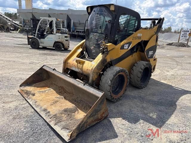 Image of Caterpillar 262C2 equipment image 4