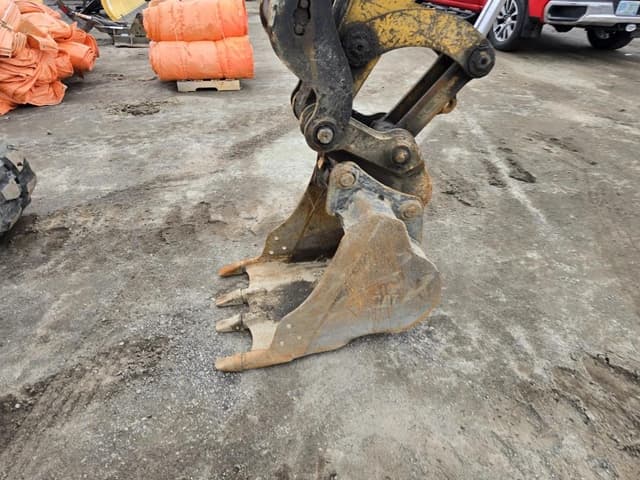 Image of Caterpillar 305ECR equipment image 3